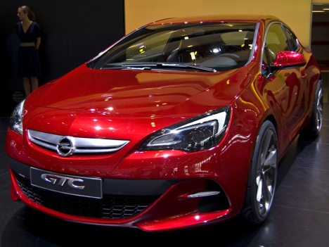 PIMS 2010. Opel Astra GTC Paris Concept