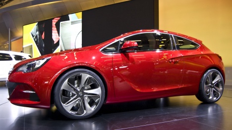 PIMS 2010. Opel Astra GTC Paris Concept