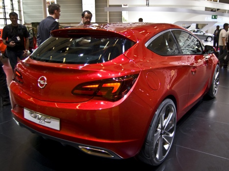 PIMS 2010. Opel Astra GTC Paris Concept
